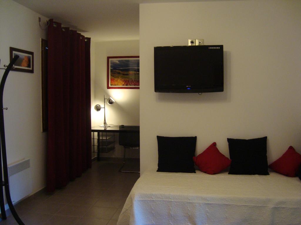 Chambres D'Hotes Les Palmiers De La Cite Carcassonne Rom bilde