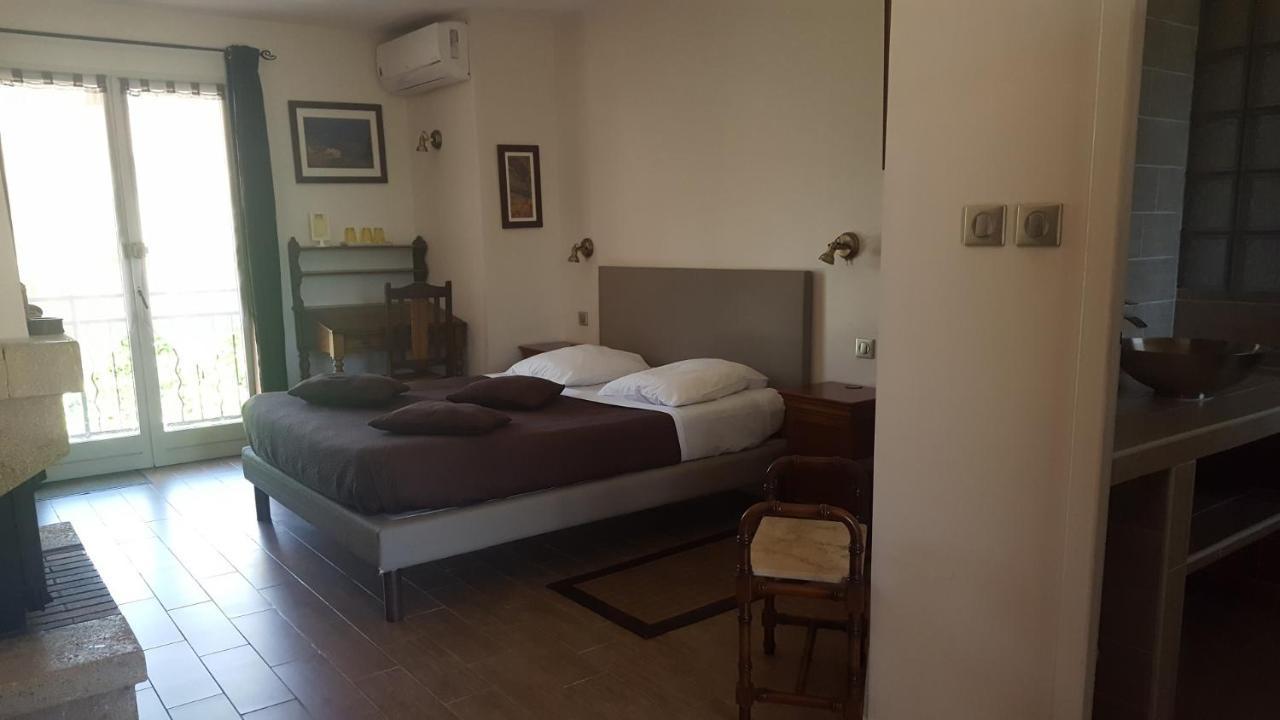 Chambres D'Hotes Les Palmiers De La Cite Carcassonne Eksteriør bilde